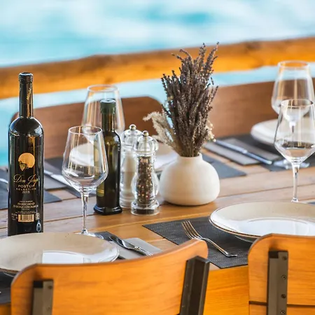 Aparthotel Wine Adriatic Mikulic 4*