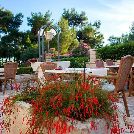 Aparthotel Wine Adriatic Mikulic 4*