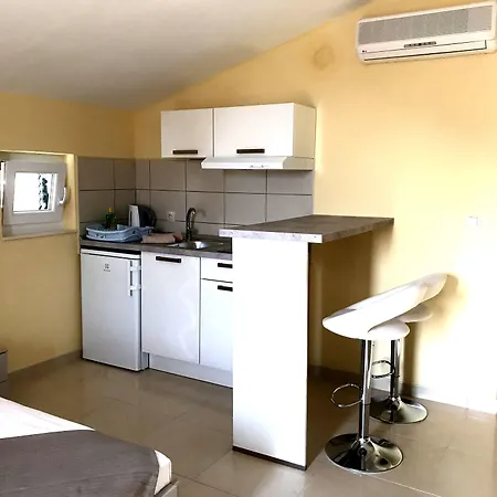 Wine Adriatic Mikulic 4* 오레비츠