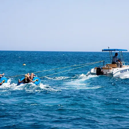 Wine Adriatic Mikulic أوروبيتش