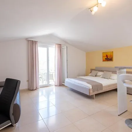 Wine Adriatic Mikulic 4* 오레비츠