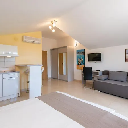 Apartmanhotel Wine Adriatic Mikulic 4*